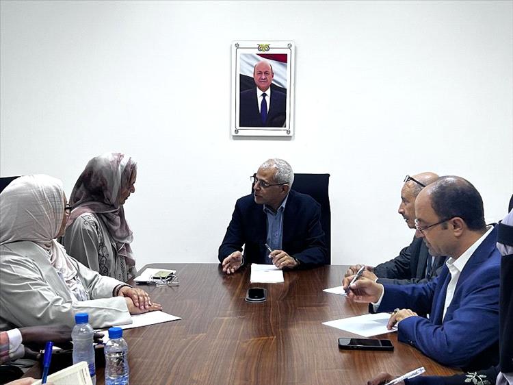 نائب وزير الخارجية يناقش مع نائب رئيس بعثة (أونمها) مستجدات الأوضاع في محافظة الحديدة