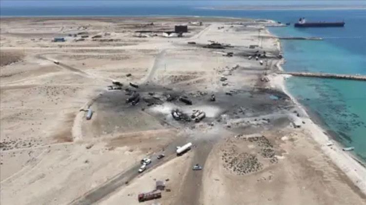 أبناء تهامة يحملون الحوثيين مسؤولية تدمير ميناء رأس عيسى ويطالبون باستئناف تحرير الحديدة