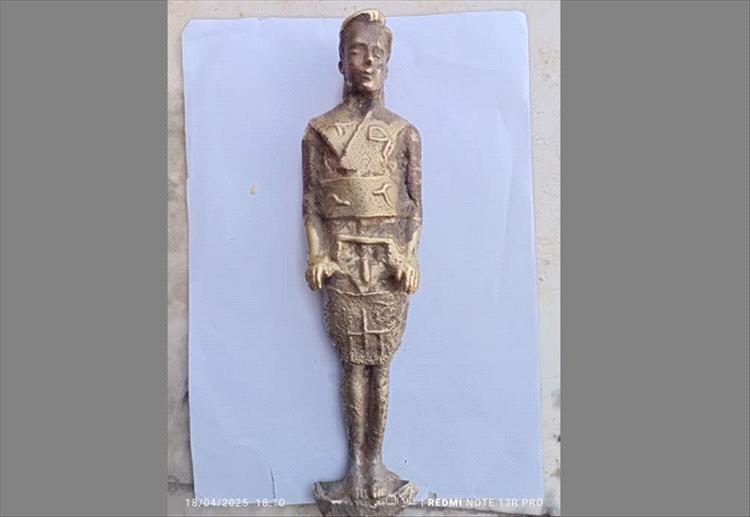 القوات الحكومية بتعز تضبط تمثالاً أثرياً بحوزة مواطن قادم من مناطق الحوثيين