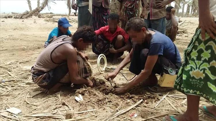 الحديدة.. إصابة شابين بجروح خطيرة إثر انفجار لغم حوثي في الدريهمي