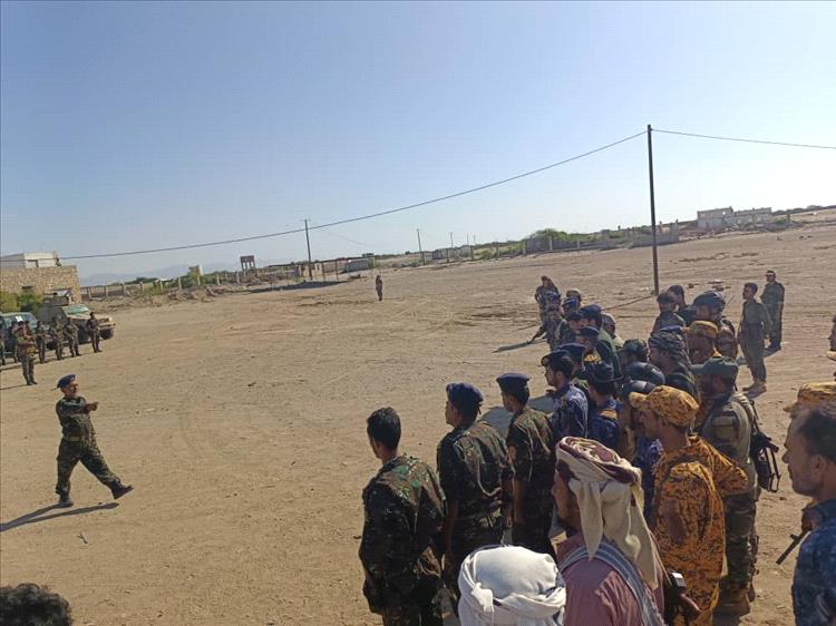 مدير أمن أبين يزور معسكر القوات الخاصة ويشيد بجهود قائده العميد العوبان في تعزيز الانضباط والاستعداد القتالي
