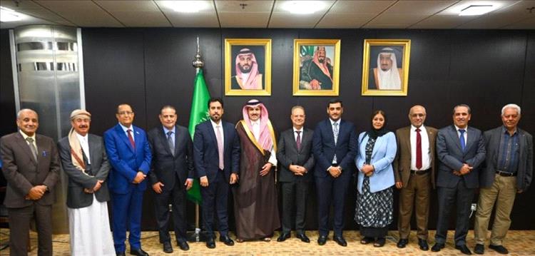 السفير السعودي يلتقي هيئة التشاور والمكونات السياسية في الرياض ويؤكد دعم بلاده للمصالحة والسلام في اليمن