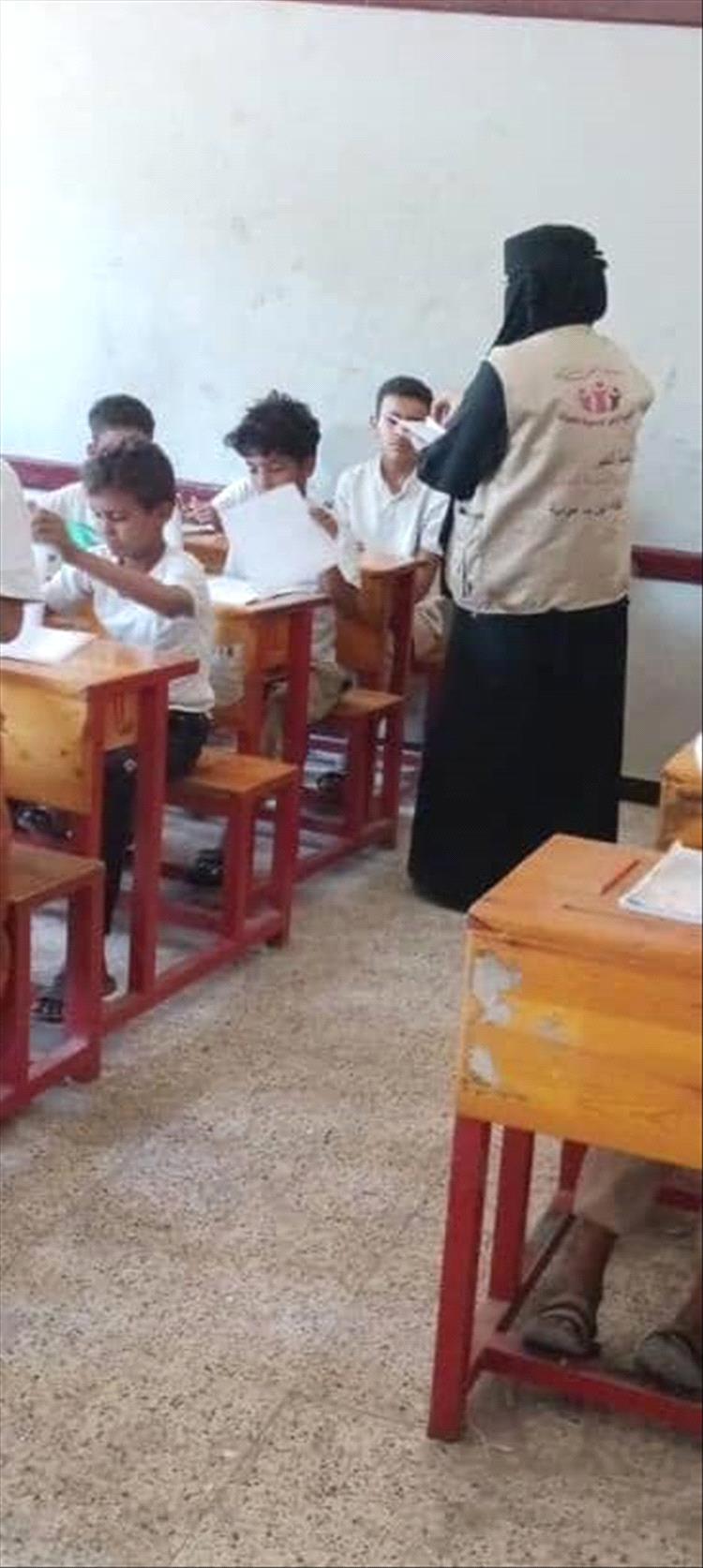 رئيسة جمعية الخير النسوية في مودية تتفقد سير امتحانات الطلاب
