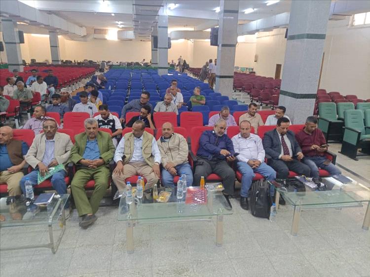 مدير عام موزع يشارك في ورشة عمل برنامج الاستثمار في الرعاية الصحية الأولية بتعز