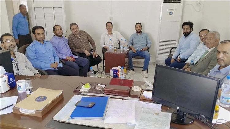 مدير أمن ميناء الزيت يلتقي بممثلي المرافق والوكلاء الملاحين لتعزيز التنسيق الأمني استعدادًا لوصول السفن النفطية