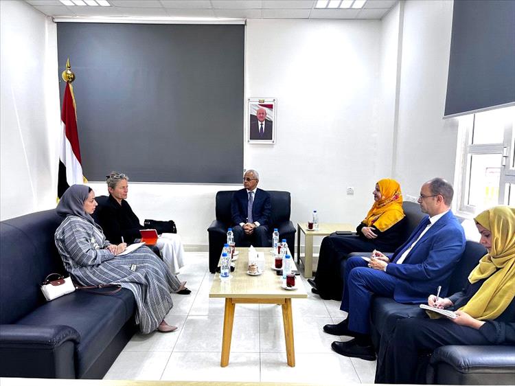 نائب وزير الخارجية يناقش مع السفيرة الهولندية مستجدات الوضع الإنساني والسياسي في اليمن