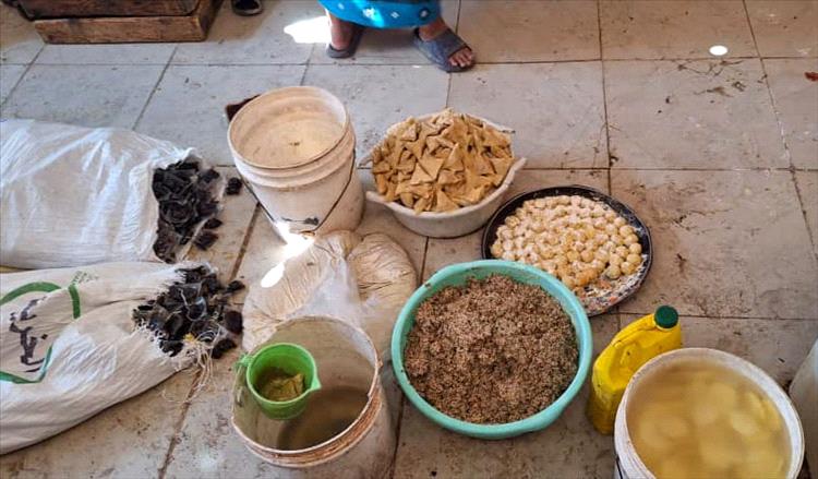 حملة تفتيش غذائية موسعة في الشحر تسفر عن إغلاقات وإنذارات وإتلاف مواد فاسدة