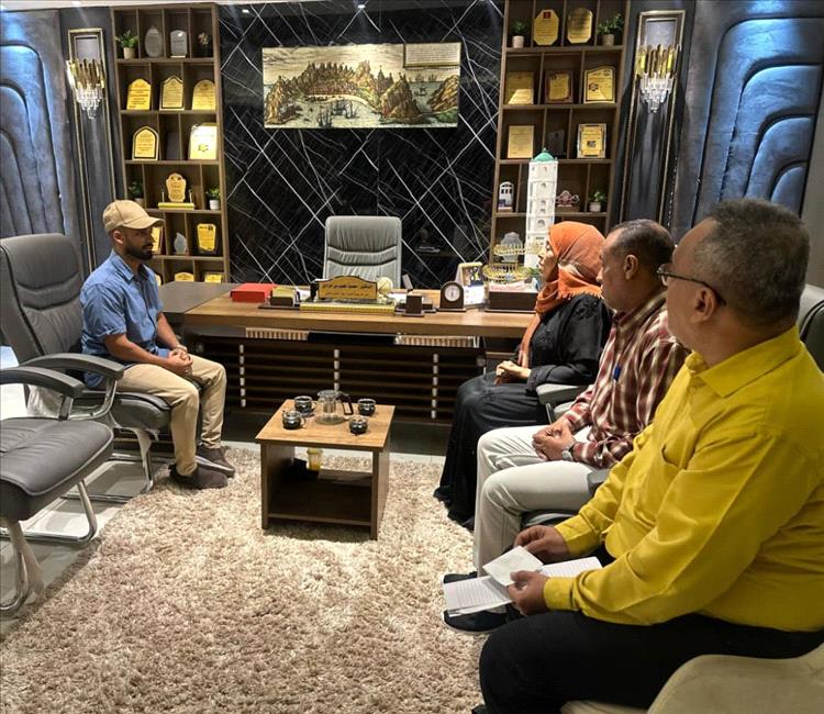 عدن.. اجتماع برئاسة مدير عام صيرة يناقش الوضع الصحي والحد من انتشار الحميات