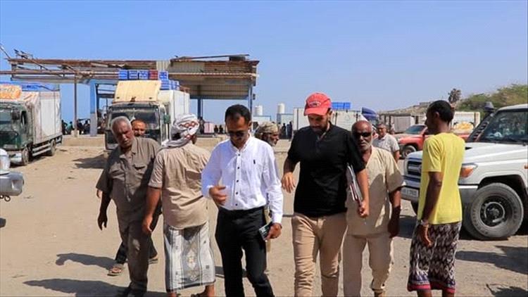 لجنة الصليب الأحمر الدولي تزور مركز الإنزال السمكي بالقطابا للإطلاع على مشاريع تطويرية