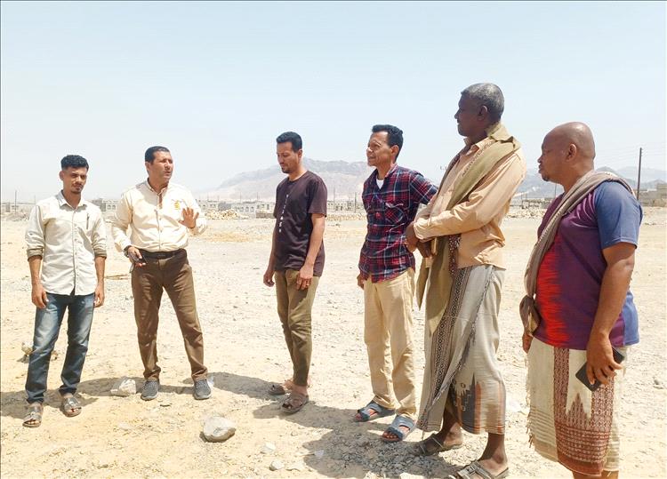 فريق هندسي من مكتب الأشغال ينفذ نزولًا ميدانيًا لمنشأة نادي شباب ميفع الرياضي