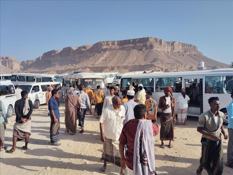 حضرموت تنتفض.. زحف جماهيري غير مسبوق نحو المكلا في مليونية "حضرموت أولاً"