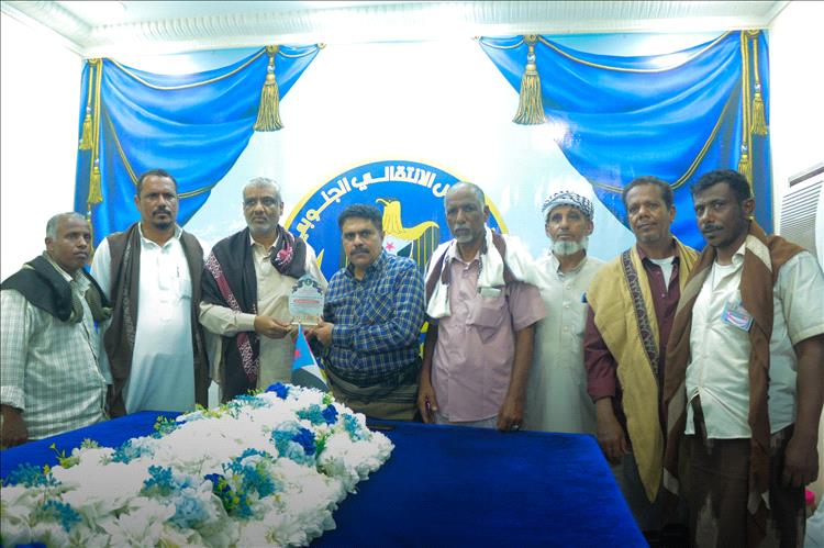 قيادة انتقالي شبام تكرم العميد سعيد المحمدي وتبارك نجاح مليونية "حضرموت أولاً"