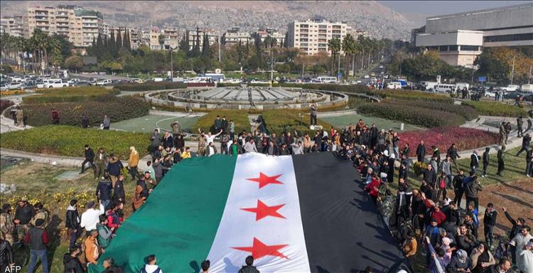 سوريا تستعيد حضورها الرمزي في الأمم المتحدة برفع علمها الجديد