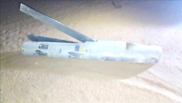 العثور على صاروخ متطور في صحراء شبوة يثير تساؤلات واسعة بين الأهالي