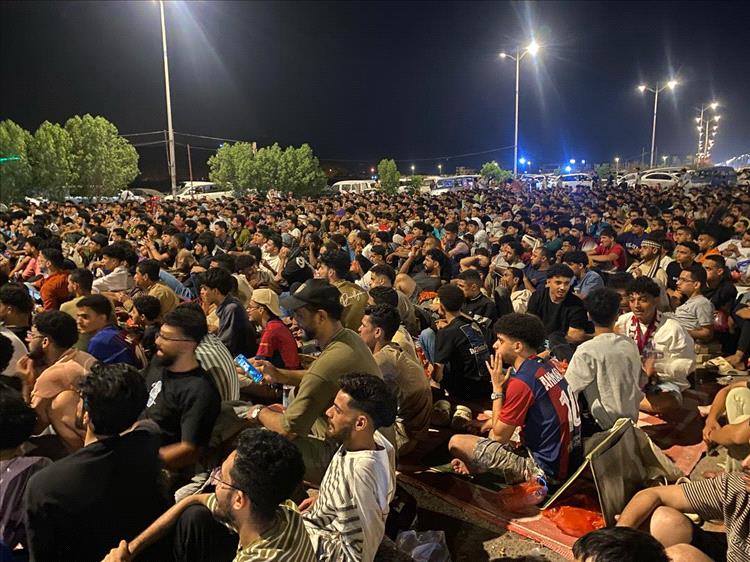 عراك بين شباب وإطلاق نار في الهواء خلال متابعة مباراة الكلاسيكو بعدن