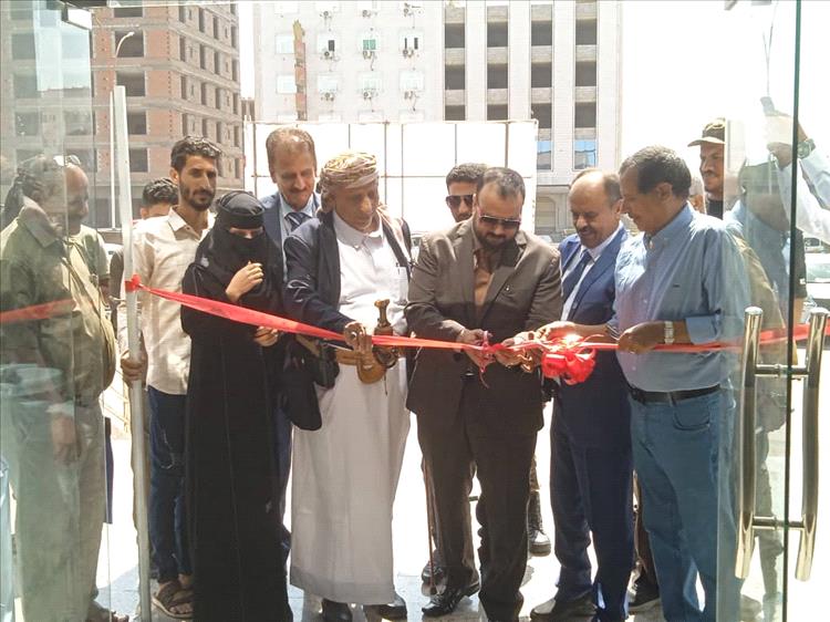وزير الأشغال العامة يفتتح معرض عدن الثاني للإعمار والبناء بالعاصمة عدن