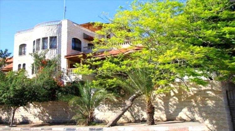قيادي حو،ثي يعترف باستيلائه على منزل الزعيم الفلسطيني الراحل ياسر عرفات