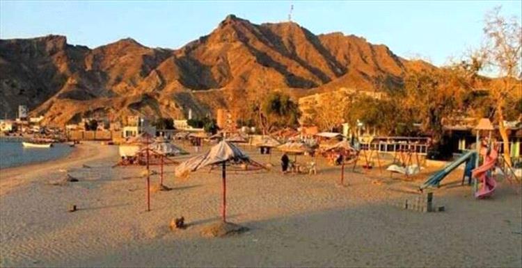 إصابة امرأة بطلق ناري أثناء خروجها للنزهة في منتجع خليج الفيل بالتواهي