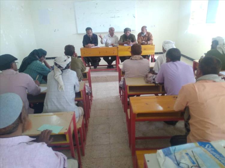 أجتماع تربوي لمواجهة التحديات وتعزيز برنامجي القراءة الإثرائية والتعليم التعويضي بمدارس لودر