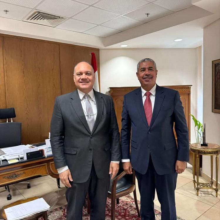 السفير بحاح يبحث مع مساعد وزير الخارجية للشئون القنصلية عدداً من قضايا الجالية اليمنية