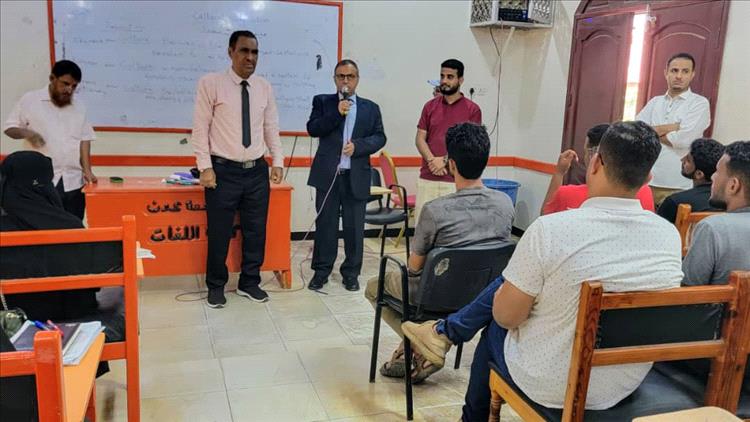 رئيس جامعة عدن يتفقد سير العملية التعليمية للفصل الثاني في كلية اللغات