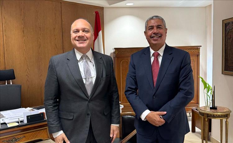 السفير بحاح يبحث مع مساعد وزير الخارجية المصري اوضاع الجالية اليمنية