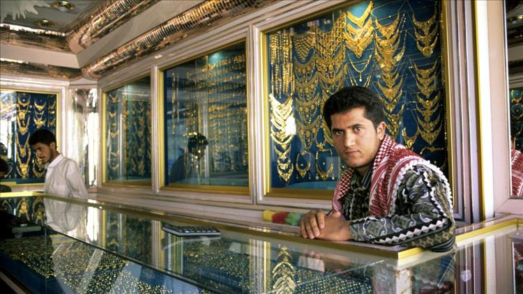 ارتفاع قياسي لأسعار الذهب في اليمن.. ملاذ آمن لمواجهة التقلبات