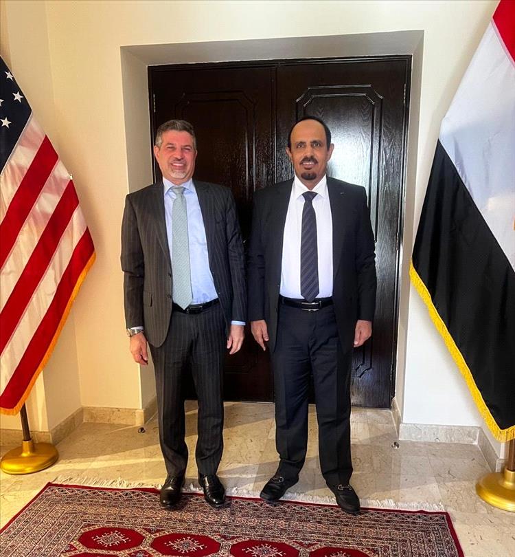 السفير الأمريكي يلتقي محافظ حضرموت