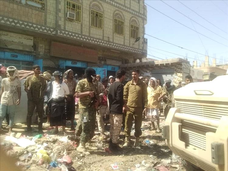 لودر .. الحملة الامنية تزيل كل الاستحداثات في شارع البسام