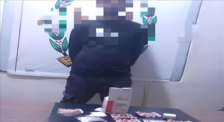 السلطات الأمنية بالمهرة تطيح بأحد أخطر مروجي المخدرات في عملية نوعية ناجحة