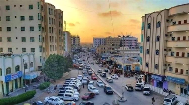 ضبط مروجًا ومتعاطين للمواد المخدرة في المهرة