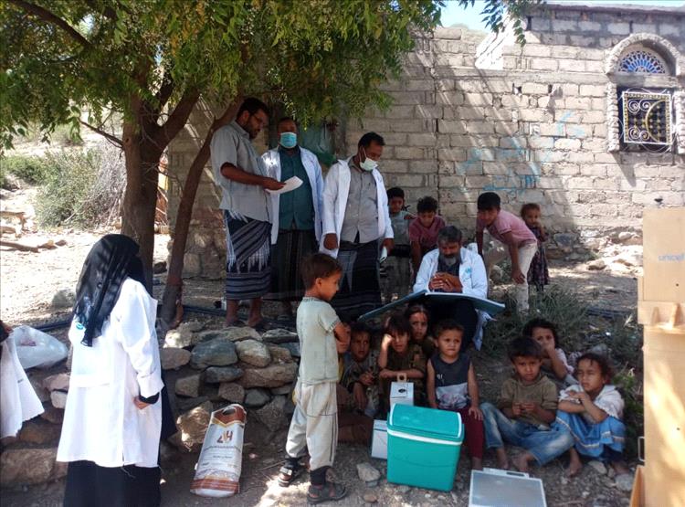 فريق التحصين للنشاط الإيصالي بمركز الحضن يستمر بنزوله الميداني للقرى المستهدفة