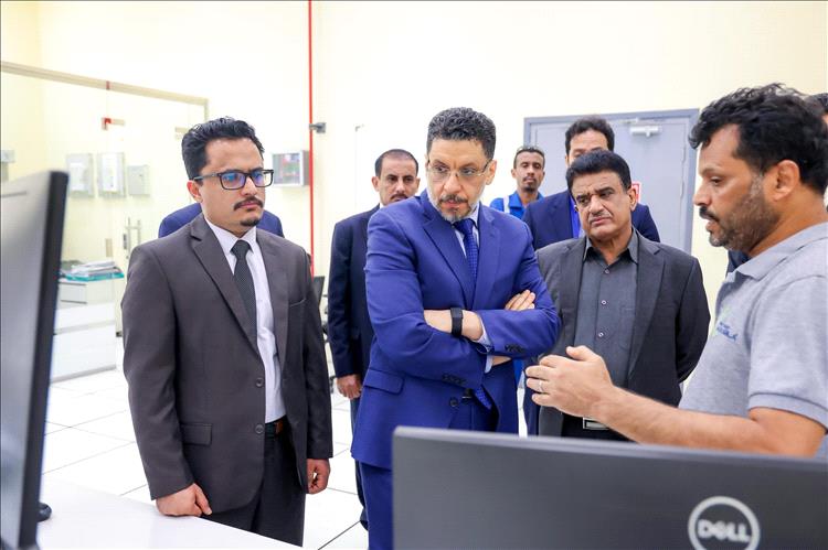 رئيس الوزراء يوجه بعدد من الحلول الاسعافية العاجلة لمعالجة انقطاعات الكهرباء في عدن