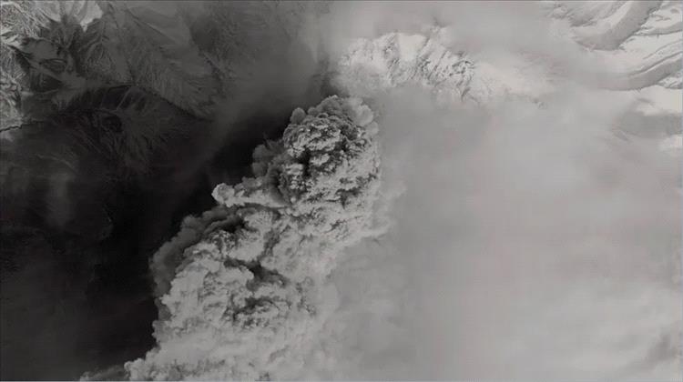 بعد زلزال كامتشاتكا.. بركان يثور بروسيا للمرة الأولى منذ 600 عام