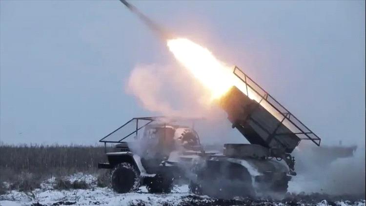 روسيا.. هجوم بمسيرات أوكرانية يشعل حريقا بمستودع نفط بمدينة سوتشي