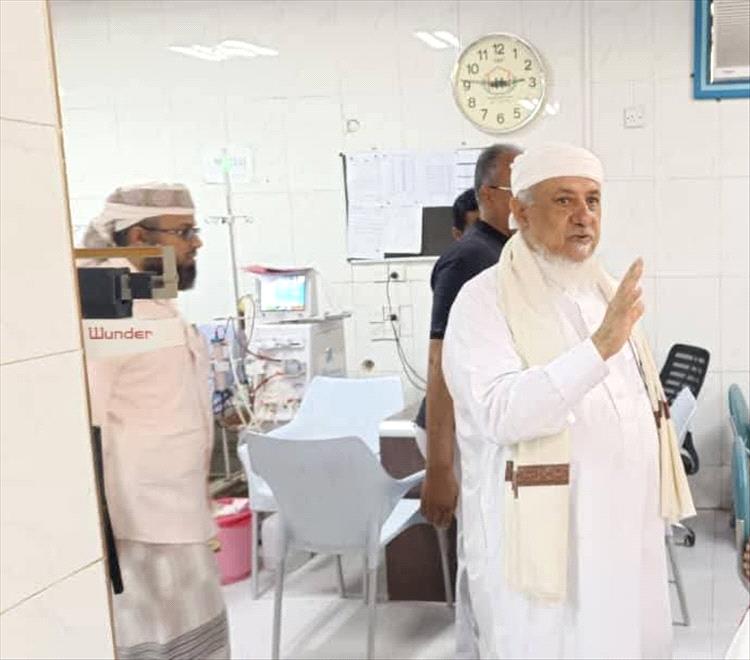 الشيخ باحنحن يطالب التجار بتحمّل مسؤولياتهم ويدعو لمحاسبة المتلاعبين بالأسعار حمايةً للمواطن