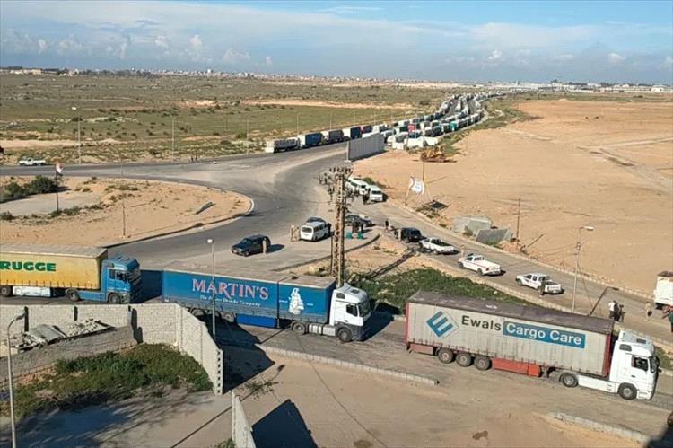 الأمم المتحدة تدعو لدخول مئات الشاحنات الإنسانية والتجارية لغزة يوميا