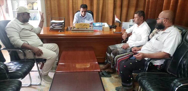 مدير عام مديرية القطن يناقش تراخيص المنشأت السياحية مع مدير مكتب السياحية بالمديرية