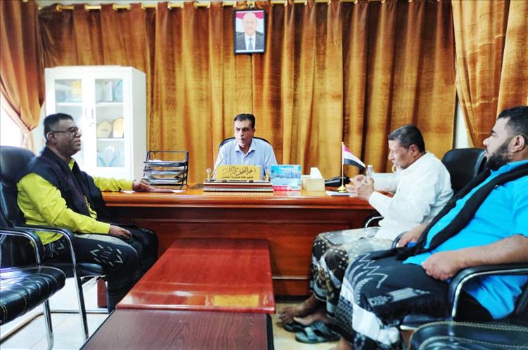 مدير عام القطن يلتقي بمدير محو الأمية لمناقشة خطة العام الدراسي الجديد