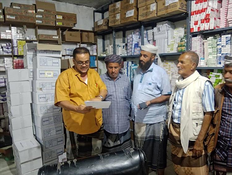 أبين.. فريق مشترك ينفذ حملة ميدانية لضبط أسعار الأدوية في لودر
