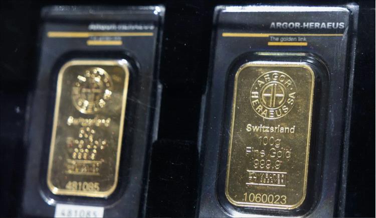 الذهب يتراجع مع انحسار المخاطر الجيوسياسية... بانتظار بيانات التضخم الأميركية