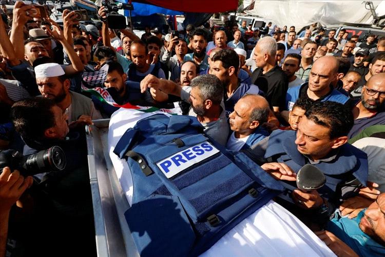 ضربة إسرائيلية تقتل صحفيين من الجزيرة في قطاع غزة
