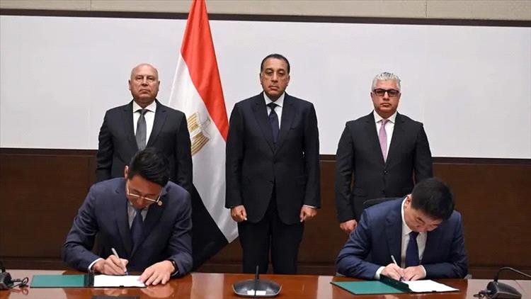 مصر توقع اتفاقية مع "سايلون" الصينية لبناء مصنع لإطارات السيارات بقيمة مليار دولار