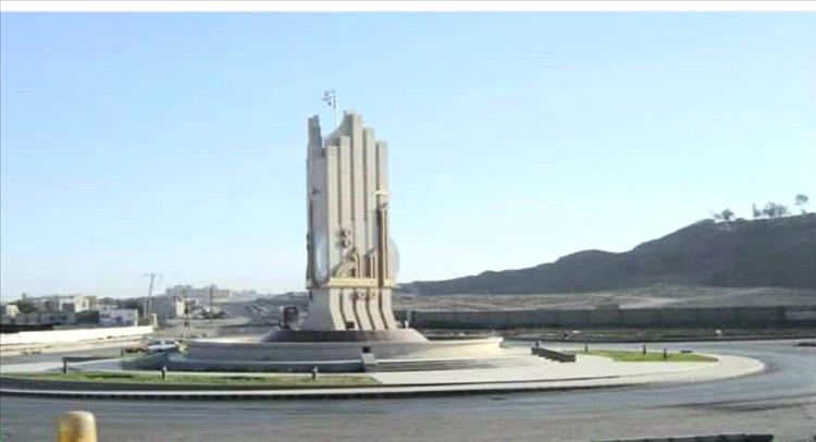 سقوط لوحة إعلانية في صنعاء يسقط ضحايا ويصيب مواطنين بجروح بالغة