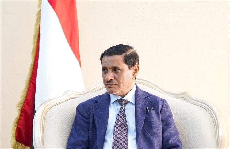 عضو مجلس القيادة الرئاسي البحسني يعزي سالم صالح الأشولي بوفاة والدته