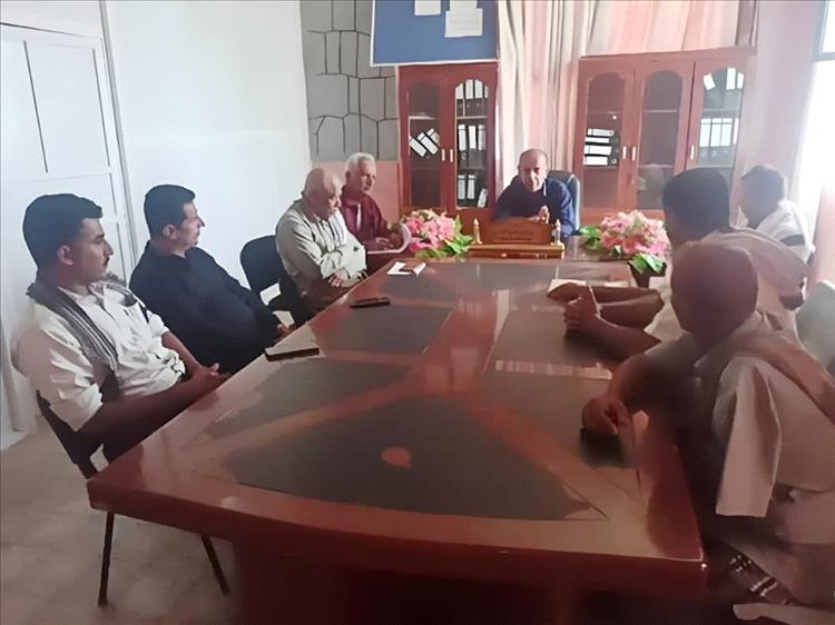 سلطة زنجبار تناقش مع نقابة نقل الركاب تنظيم الفرز وخفض أجور الركاب