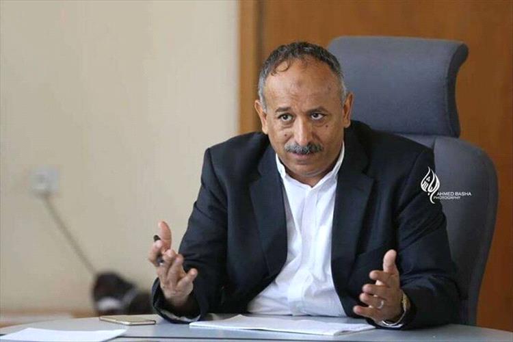 عضو بمجلس النواب يطالب الحكومة بالالتزام الكامل بمسؤولياتها تجاه الجيش في تعز