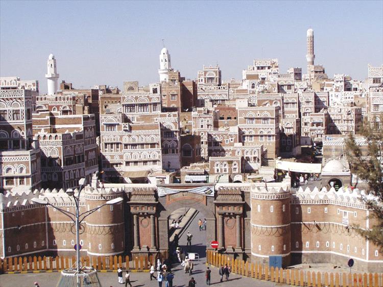 مصادر عدن الغد تكشف حصيلة قتلى وزراء حكومة الحوثي وأسمائهم