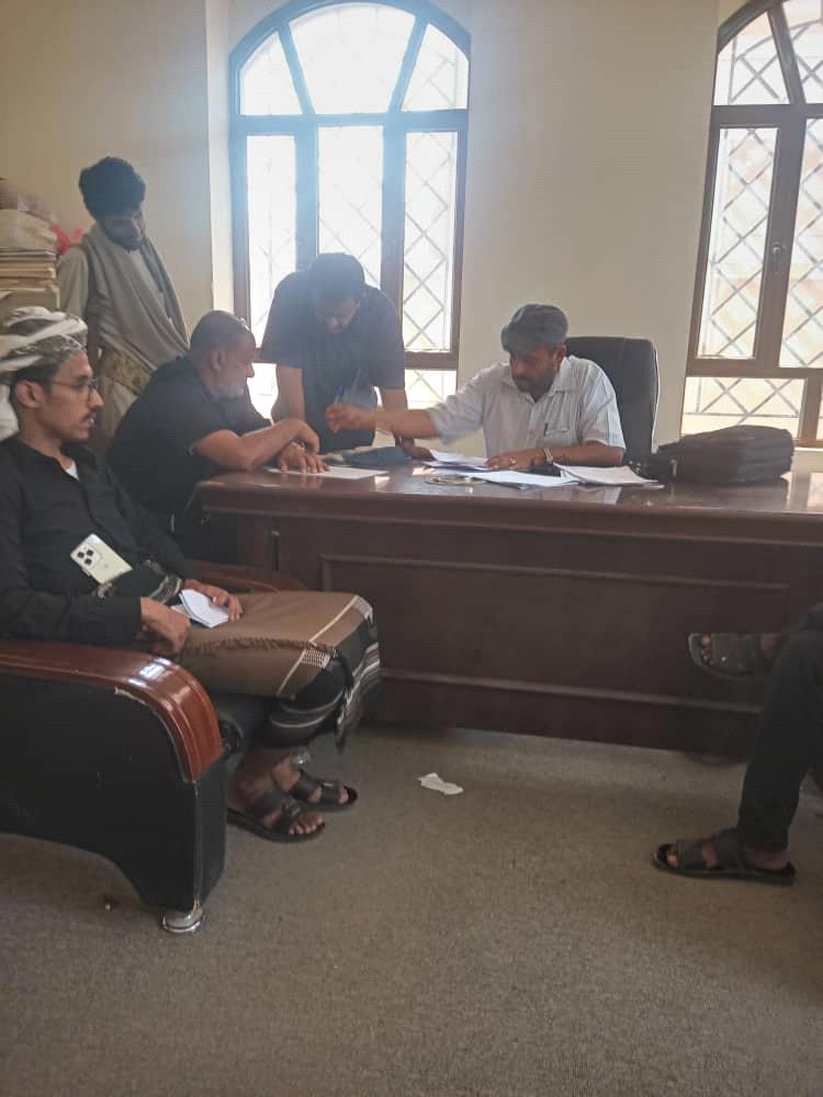 تسليم (37) مخالفة تجارية إلى وكيل نيابة عتق من قبل مكتب الصناعة والتجارة بشبوة