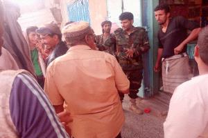 النقيب محمد العميري ينفذ زيارة ميدانية للتجار في مدينة العين لمتابعة الأسعار ويؤكد رفض الشغب